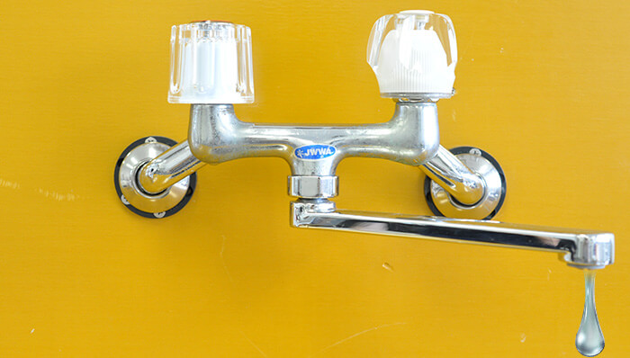 敷地内の水漏れは利用者負担になりやすい